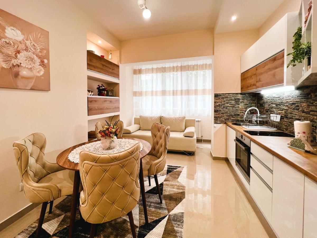 Old Town Luxury Suites ベオグラード エクステリア 写真