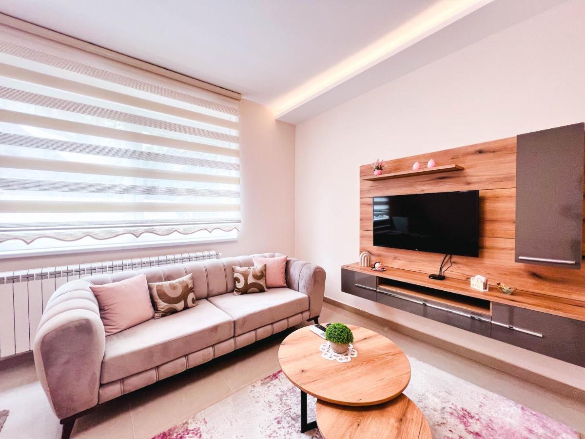 Old Town Luxury Suites ベオグラード エクステリア 写真
